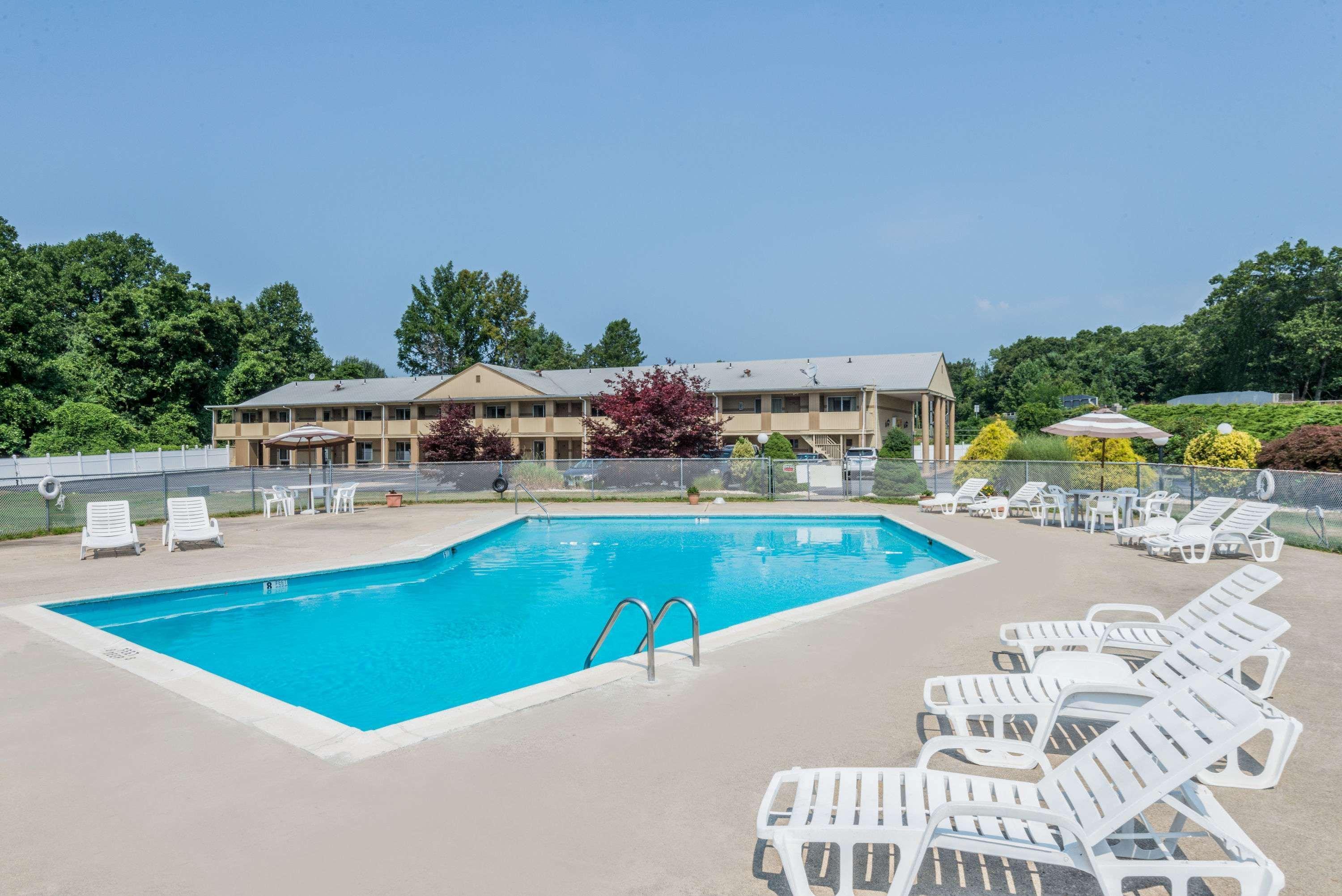 Super 8 By Wyndham Old Saybrook Hotel Exterior photo